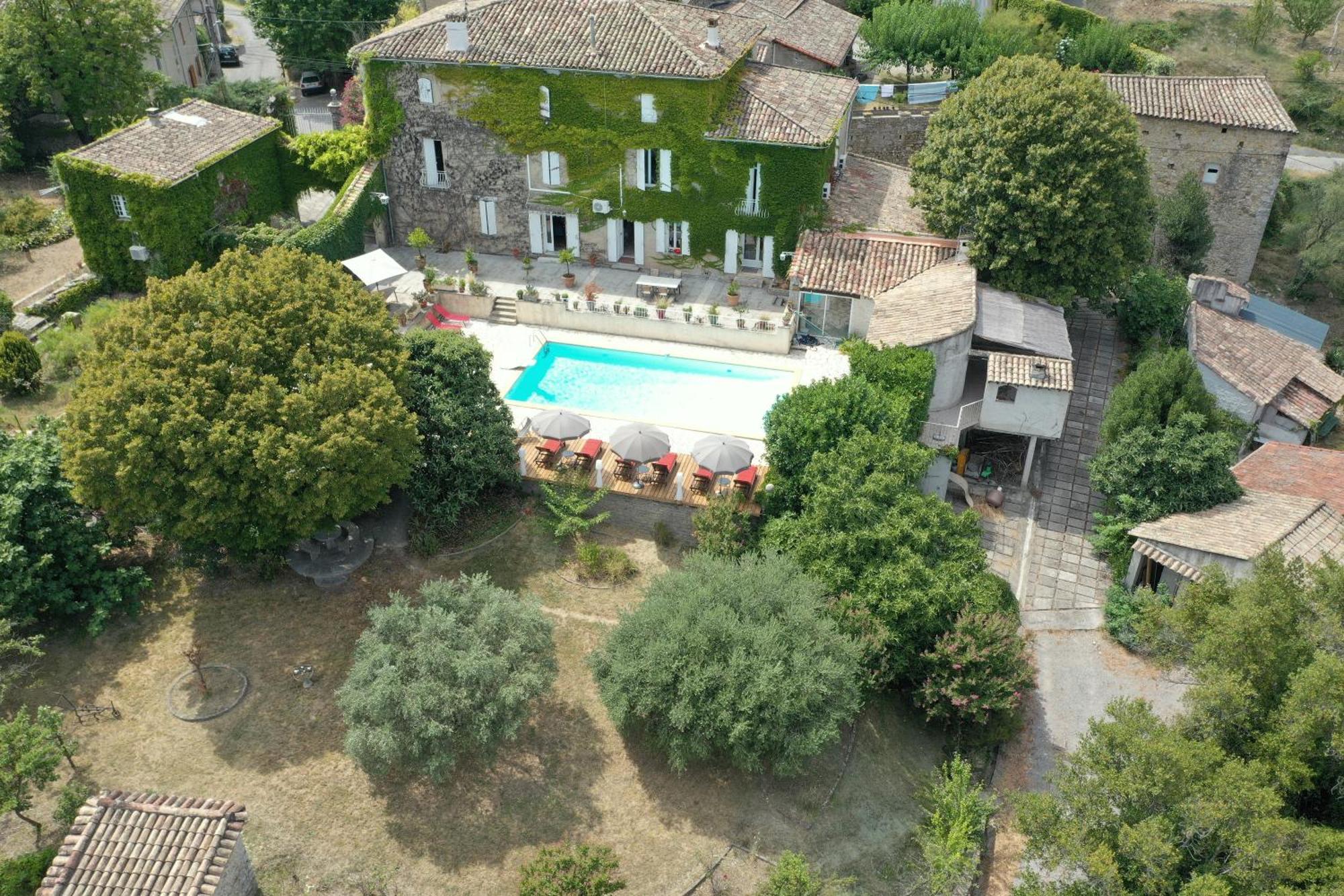 Le Domaine Du Soulier -Gite Et Chambres D'Hotes - La Maison Du Gardien Tornac Exteriör bild