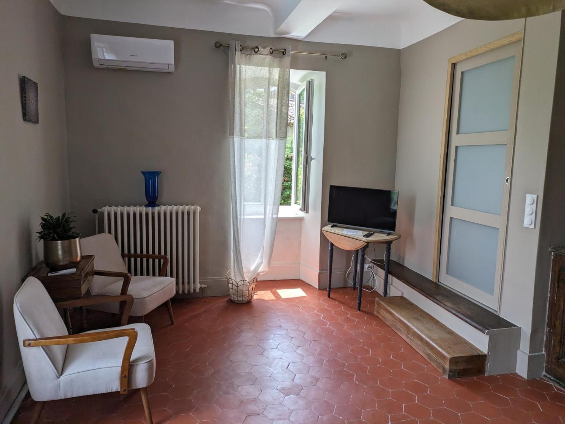 Le Domaine Du Soulier -Gite Et Chambres D'Hotes - La Maison Du Gardien Tornac Exteriör bild
